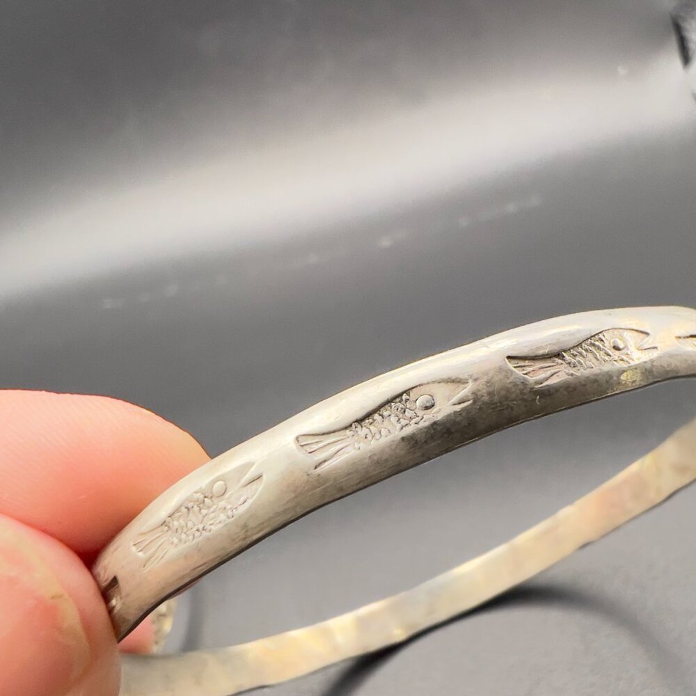 Vintage Taxco Mexican Silver Bangles Pair 2 Floral Fish Boho - Picture 5 of 9